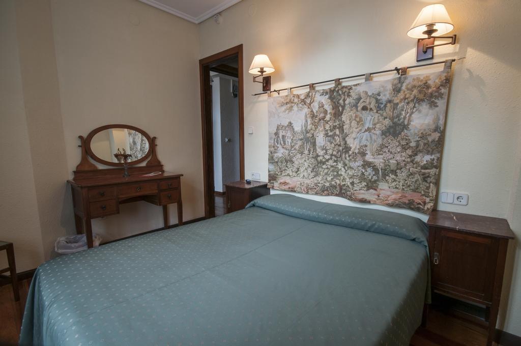 Hostal Ayestaran II เลคุนเบร์รี ภายนอก รูปภาพ