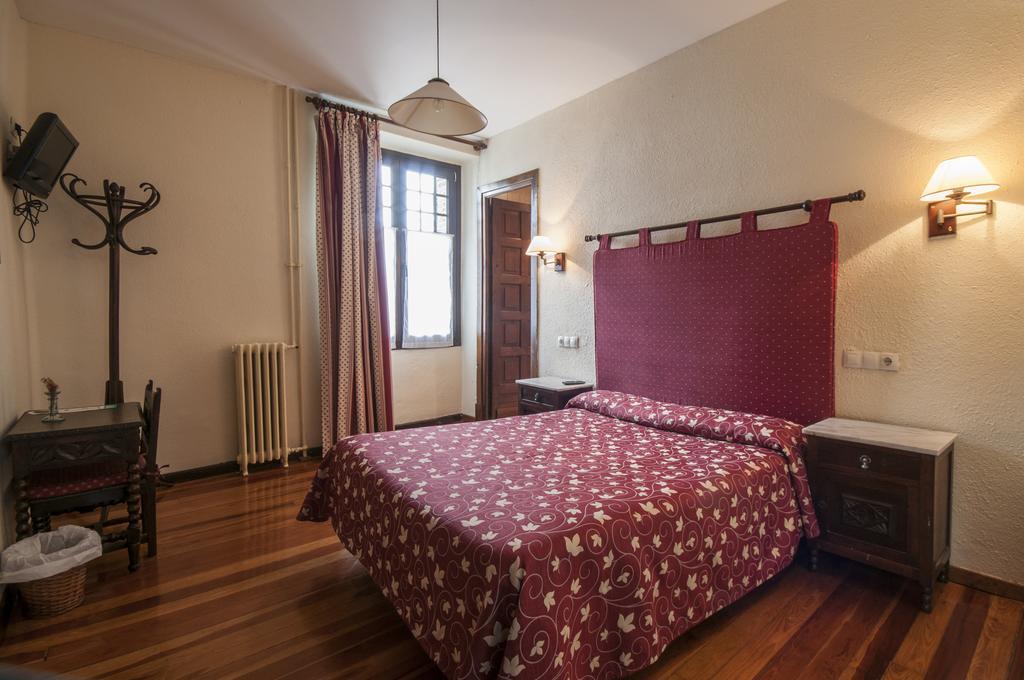 Hostal Ayestaran II เลคุนเบร์รี ภายนอก รูปภาพ