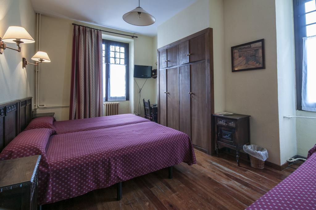 Hostal Ayestaran II เลคุนเบร์รี ภายนอก รูปภาพ