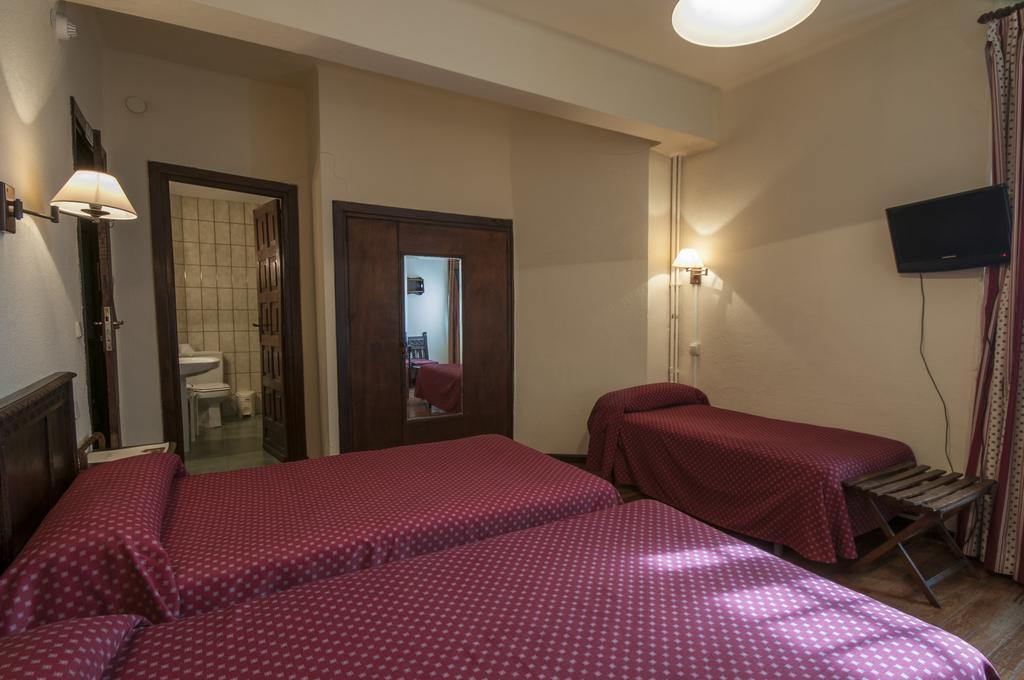 Hostal Ayestaran II เลคุนเบร์รี ภายนอก รูปภาพ