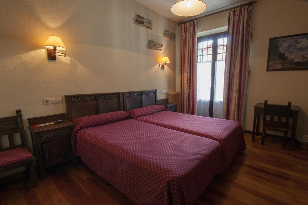 Hostal Ayestaran II เลคุนเบร์รี ภายนอก รูปภาพ